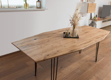 Lade das Bild in den Galerie-Viewer, Kernige Königin - Handgefertigter Holztisch von Kernige Tische