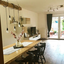 Lade das Bild in den Galerie-Viewer, Kerniger Bulle - Handgefertigter Holztisch von Kernige Tische