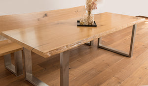 Kerniger Bulle - Handgefertigter Holztisch von Kernige Tische