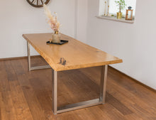 Lade das Bild in den Galerie-Viewer, Kerniger Bulle - Handgefertigter Holztisch von Kernige Tische
